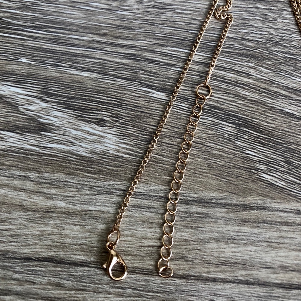 ⭐️ 4 for $23* small Gold Pineapple necklace - Picture 3 of 7